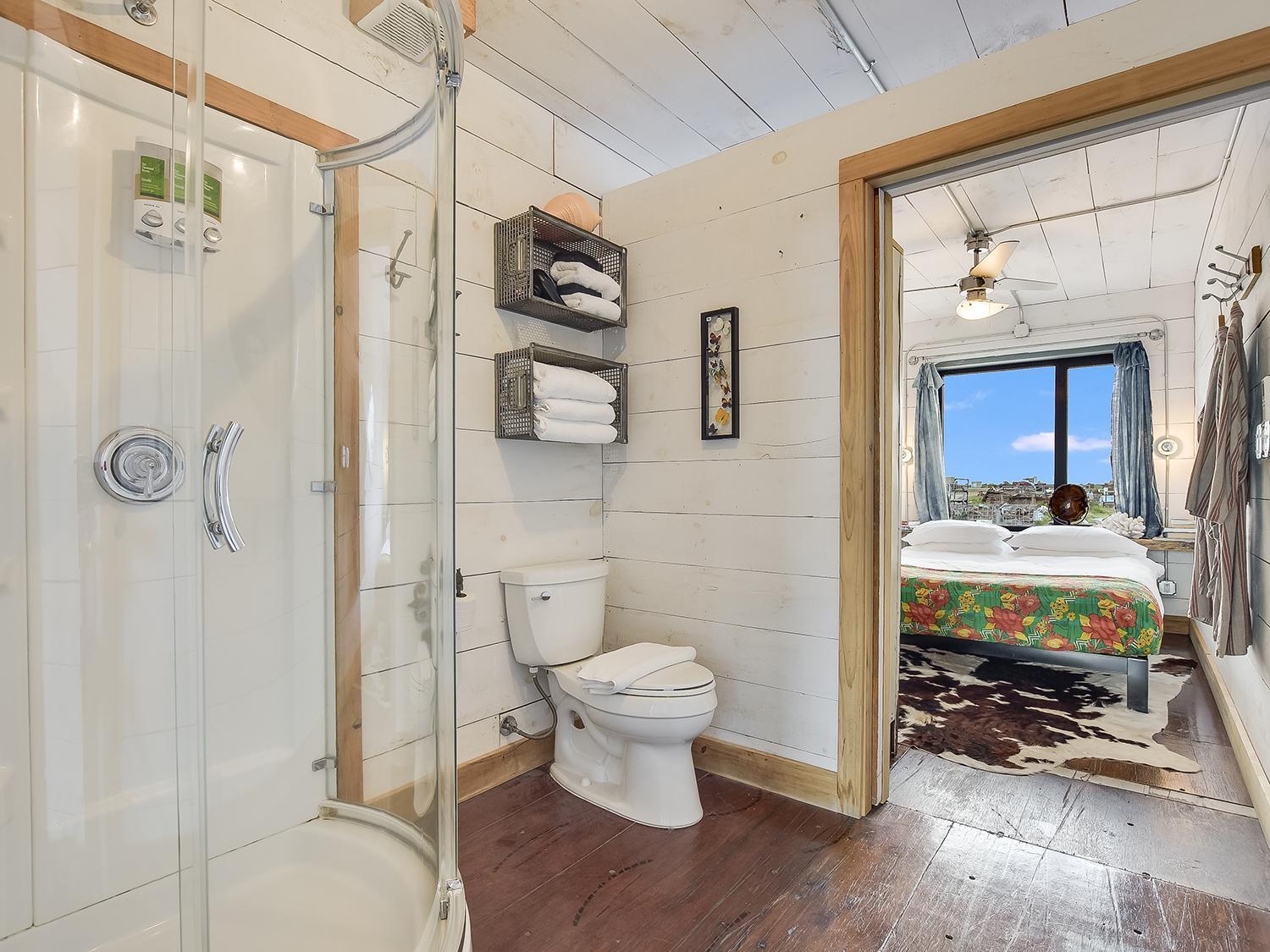 Flophouze Shipping Container Hotel Round Top Phòng bức ảnh